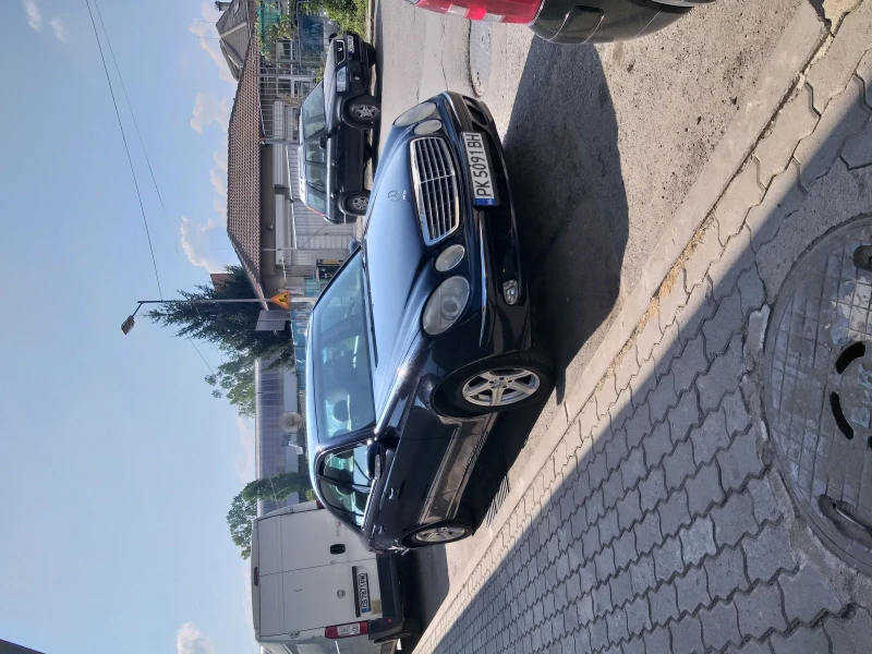 Mercedes-Benz E 220, снимка 5 - Автомобили и джипове - 48789265