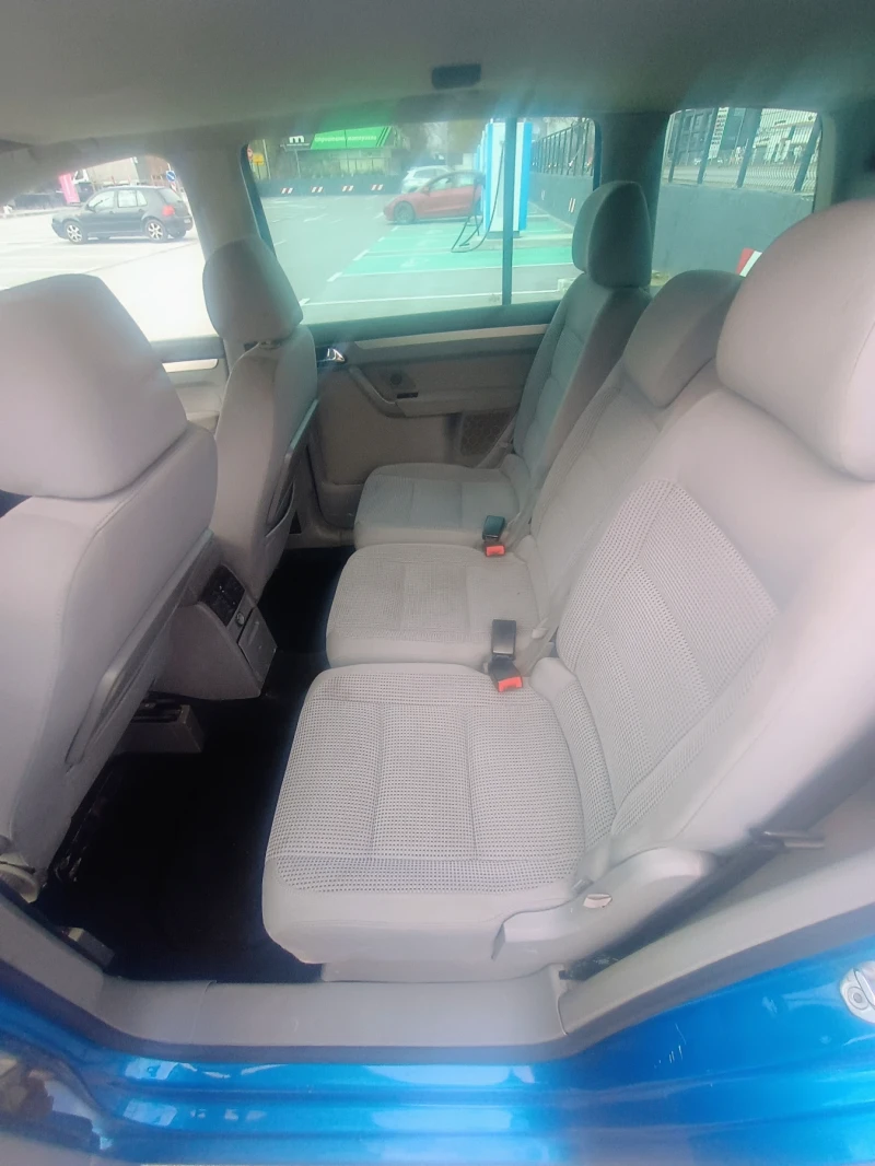 VW Touran, снимка 7 - Автомобили и джипове - 49115160