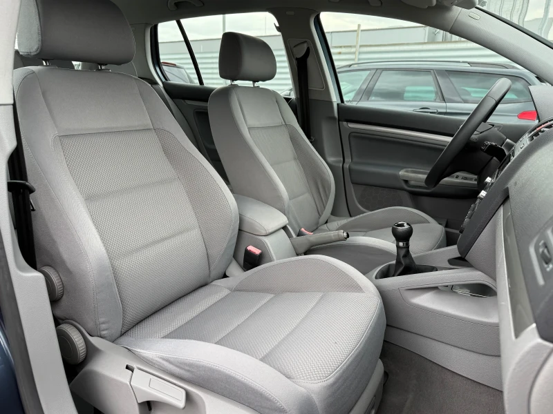 VW Golf 1.6* FSI* PDC, снимка 10 - Автомобили и джипове - 52053360
