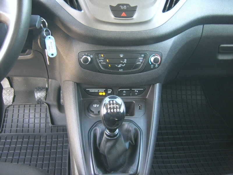 Ford Courier 1, 5d  navi, снимка 10 - Автомобили и джипове - 52483318