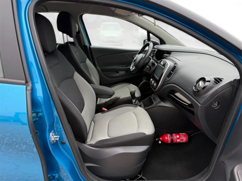 Renault Captur 1.5dCI/Nav/Euro6, снимка 10 - Автомобили и джипове - 52649573