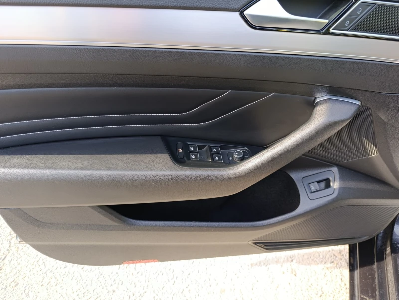 VW Passat VIII Elegance 1.5 TSI 150hp DSG, снимка 11 - Автомобили и джипове - 52834905