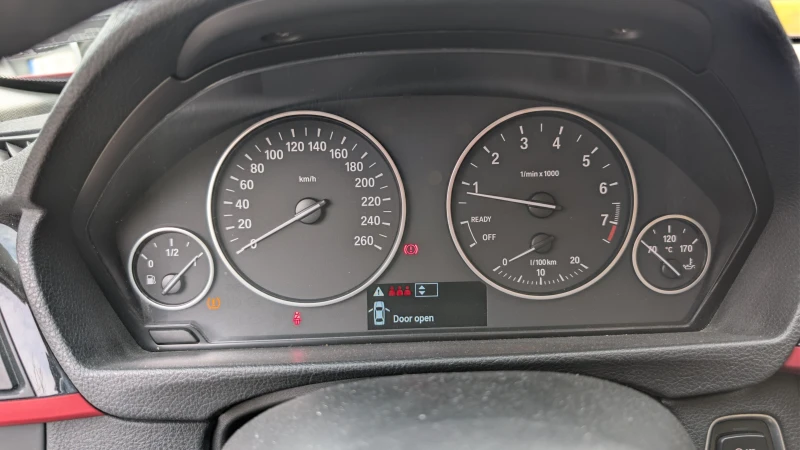 BMW 320, снимка 16 - Автомобили и джипове - 53221548