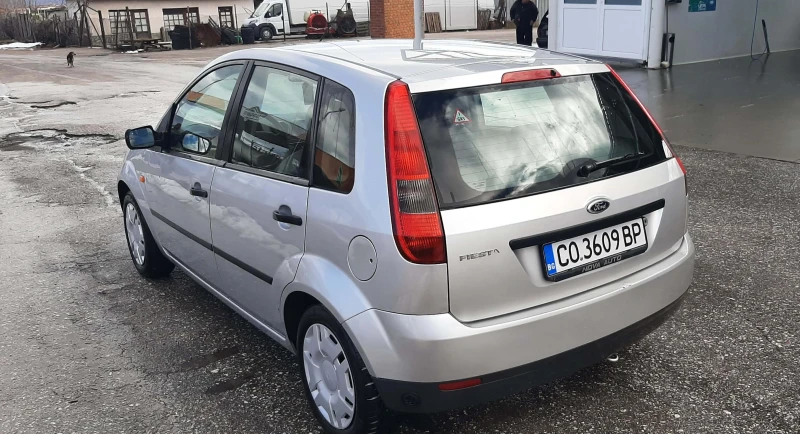 Ford Fiesta, снимка 4 - Автомобили и джипове - 53392135