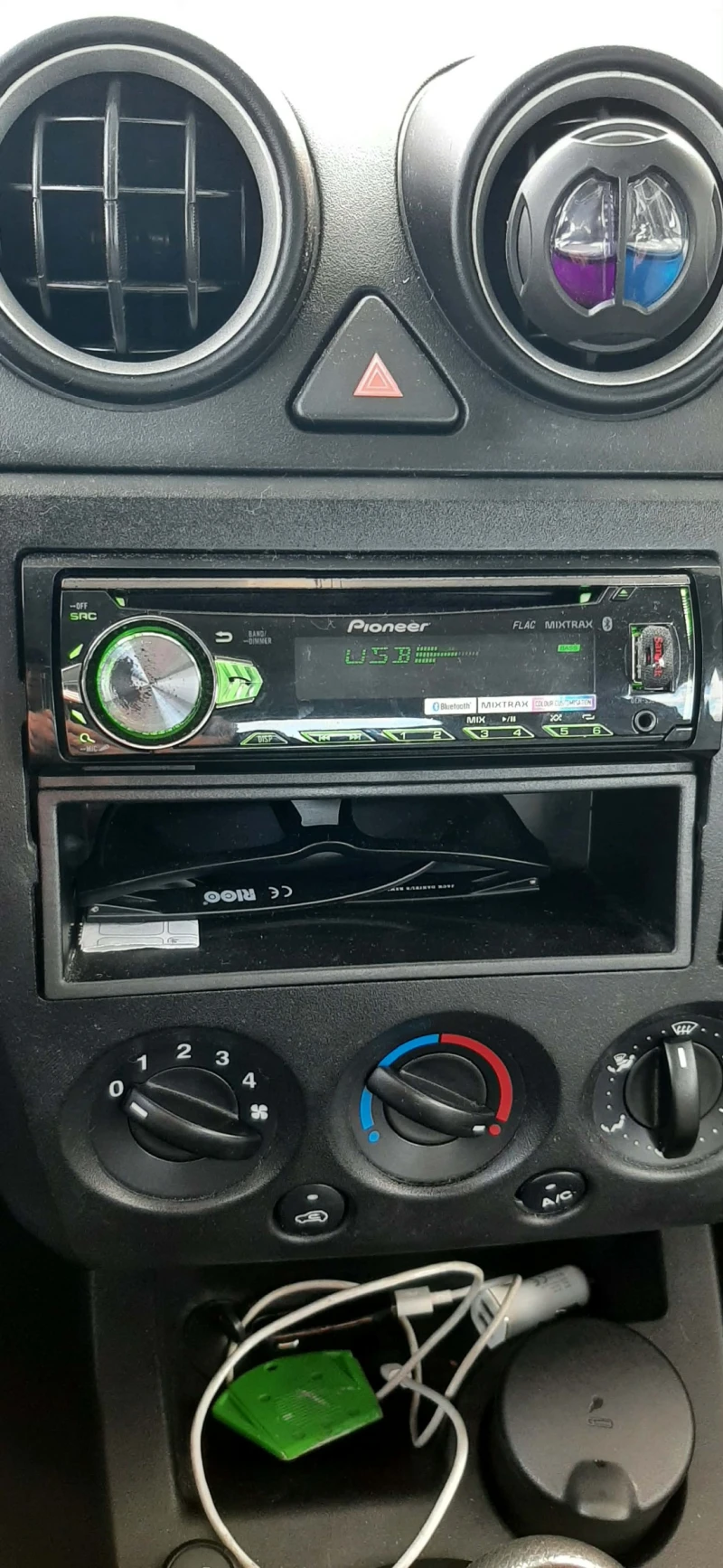 Ford Fiesta, снимка 5 - Автомобили и джипове - 53392135