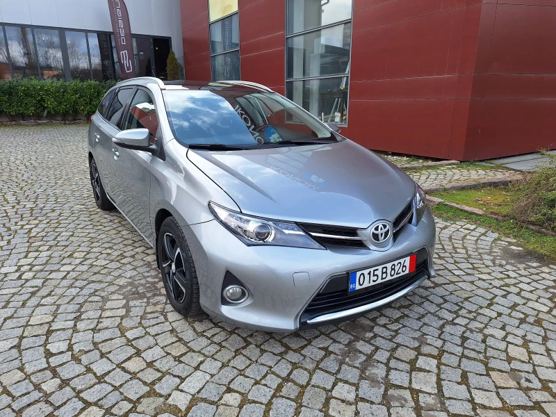 Toyota Auris 2.0 D-4D Touring Sports!