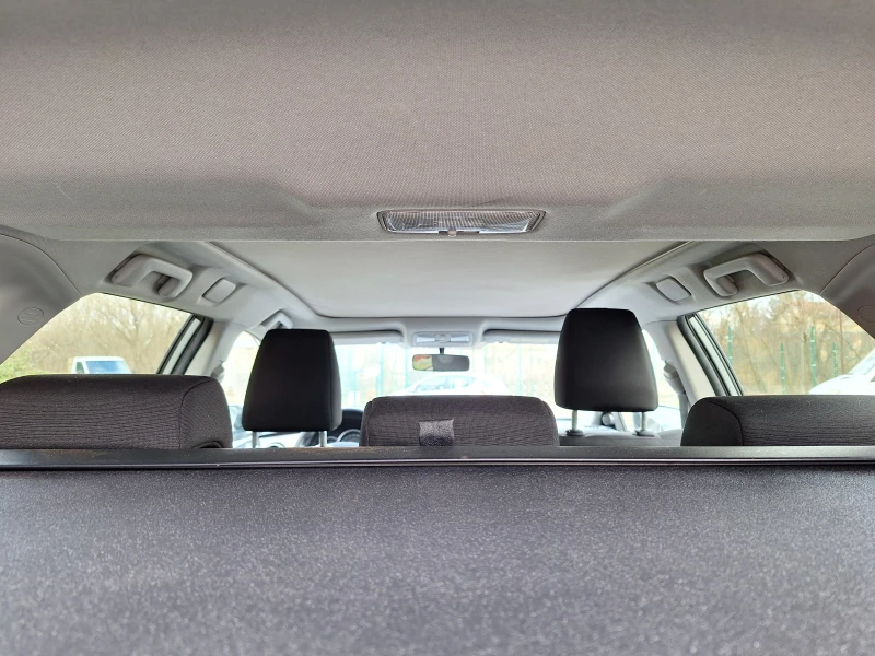 Toyota Auris 2.0 D-4D Touring Sports!, снимка 10 - Автомобили и джипове - 53409877