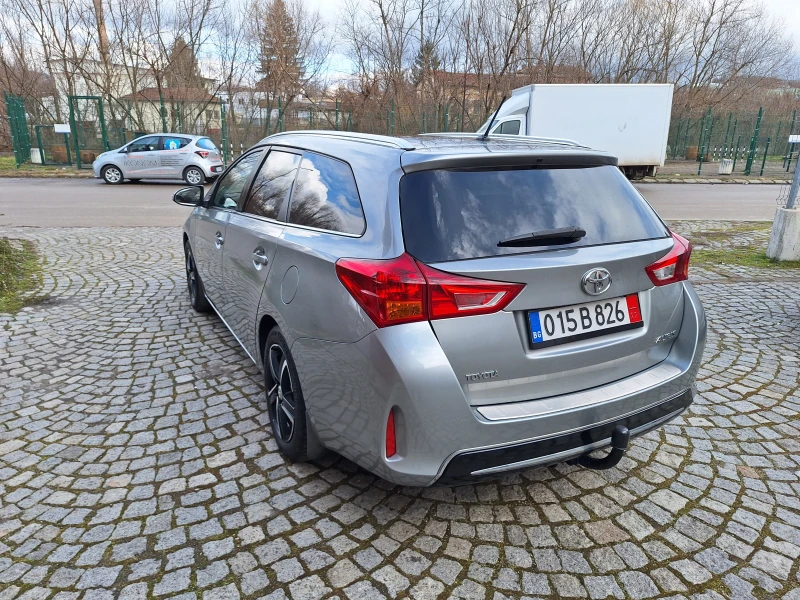 Toyota Auris 2.0 D-4D Touring Sports!, снимка 8 - Автомобили и джипове - 53409877