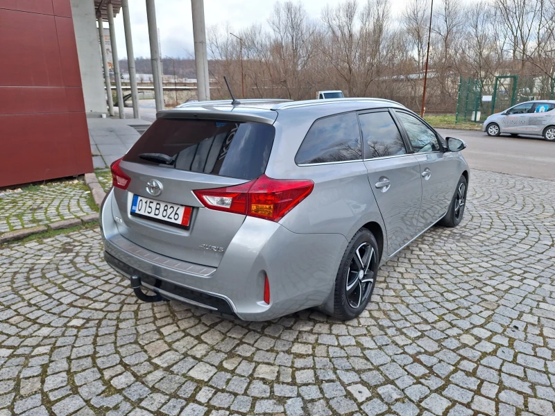 Toyota Auris 2.0 D-4D Touring Sports!, снимка 11 - Автомобили и джипове - 53409877