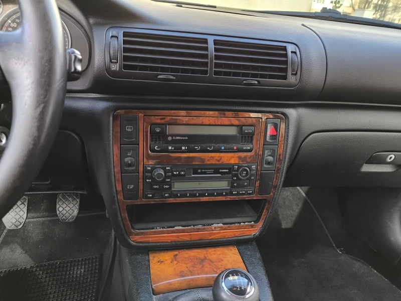 VW Passat 1.9 TDI 131к.с., снимка 9 - Автомобили и джипове - 53574574
