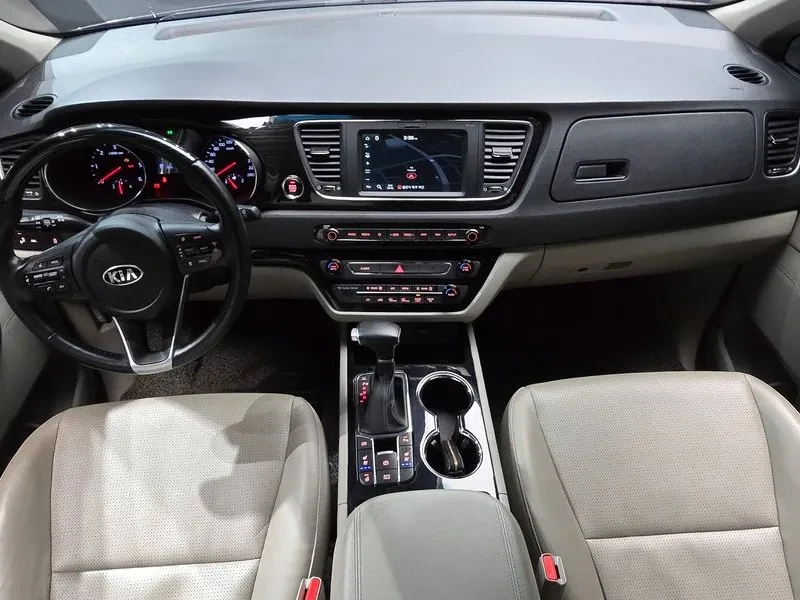 Kia Carnival 9-Seater Prestige, снимка 7 - Автомобили и джипове - 56117025