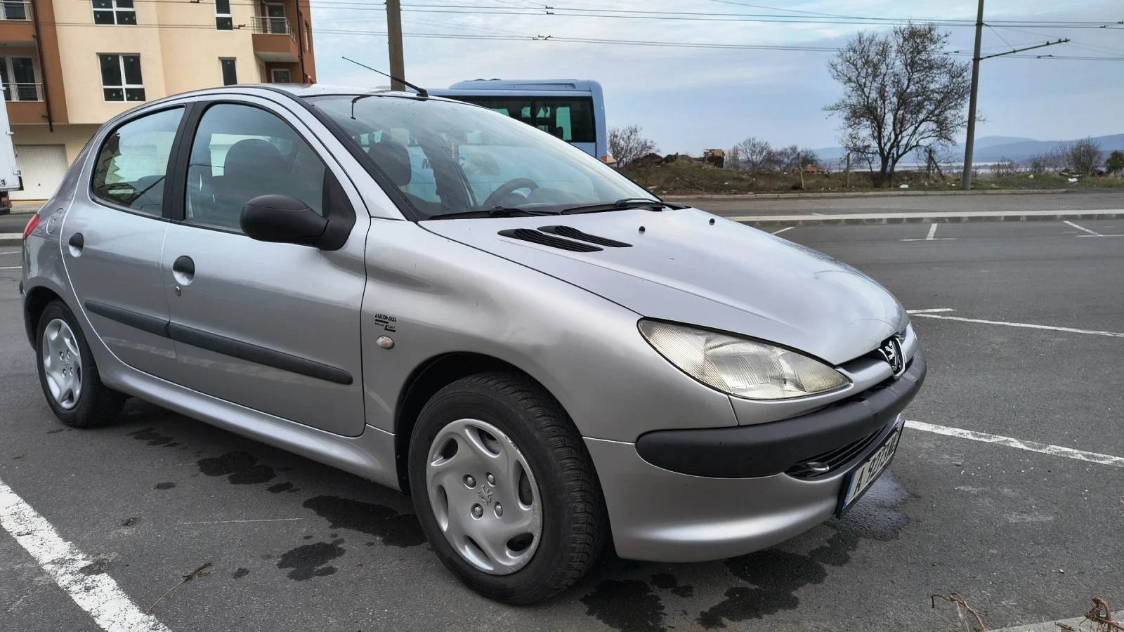 Peugeot 206 2000г 1, 4 бензин Хечбек - изображение 3