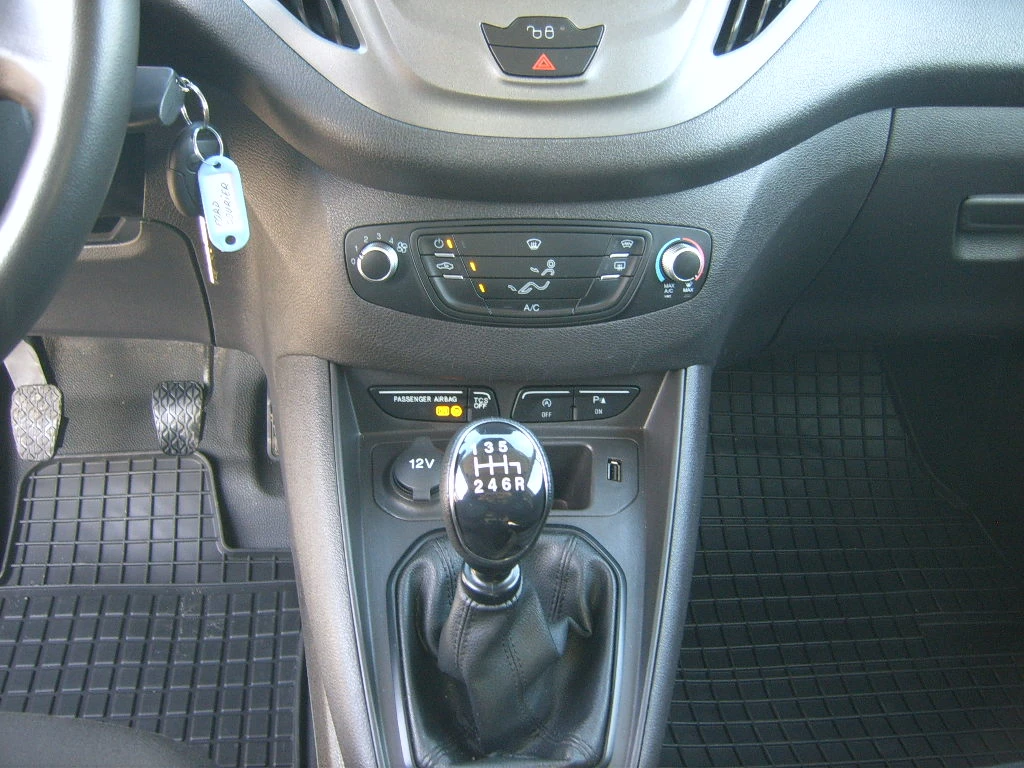 Ford Courier 1, 5d  navi - изображение 10