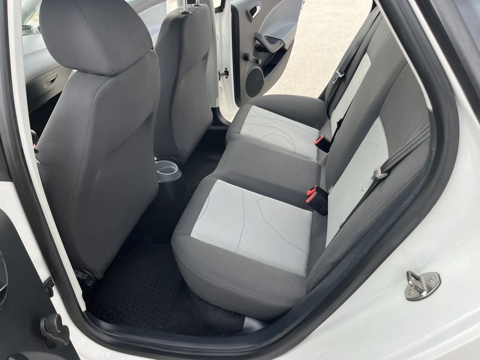 Seat Ibiza 1.2TDI 75�� EURO 5B 131 000�� ��������  | Mobile.bg � ����������� 9