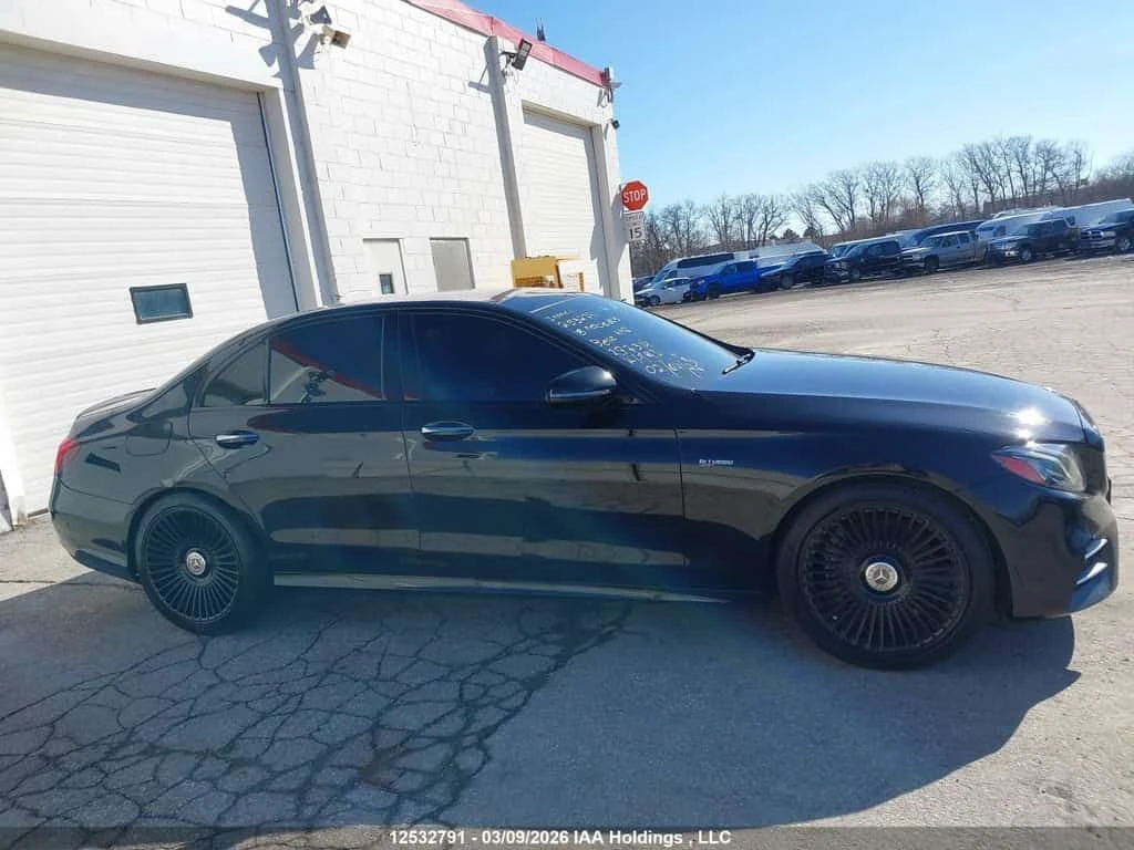 Mercedes-Benz E 43 AMG * 4MATIC * CARFAX * BURMESTER * CARBON * ОБДУХВАНЕ, снимка 13 - Автомобили и джипове - 53836316