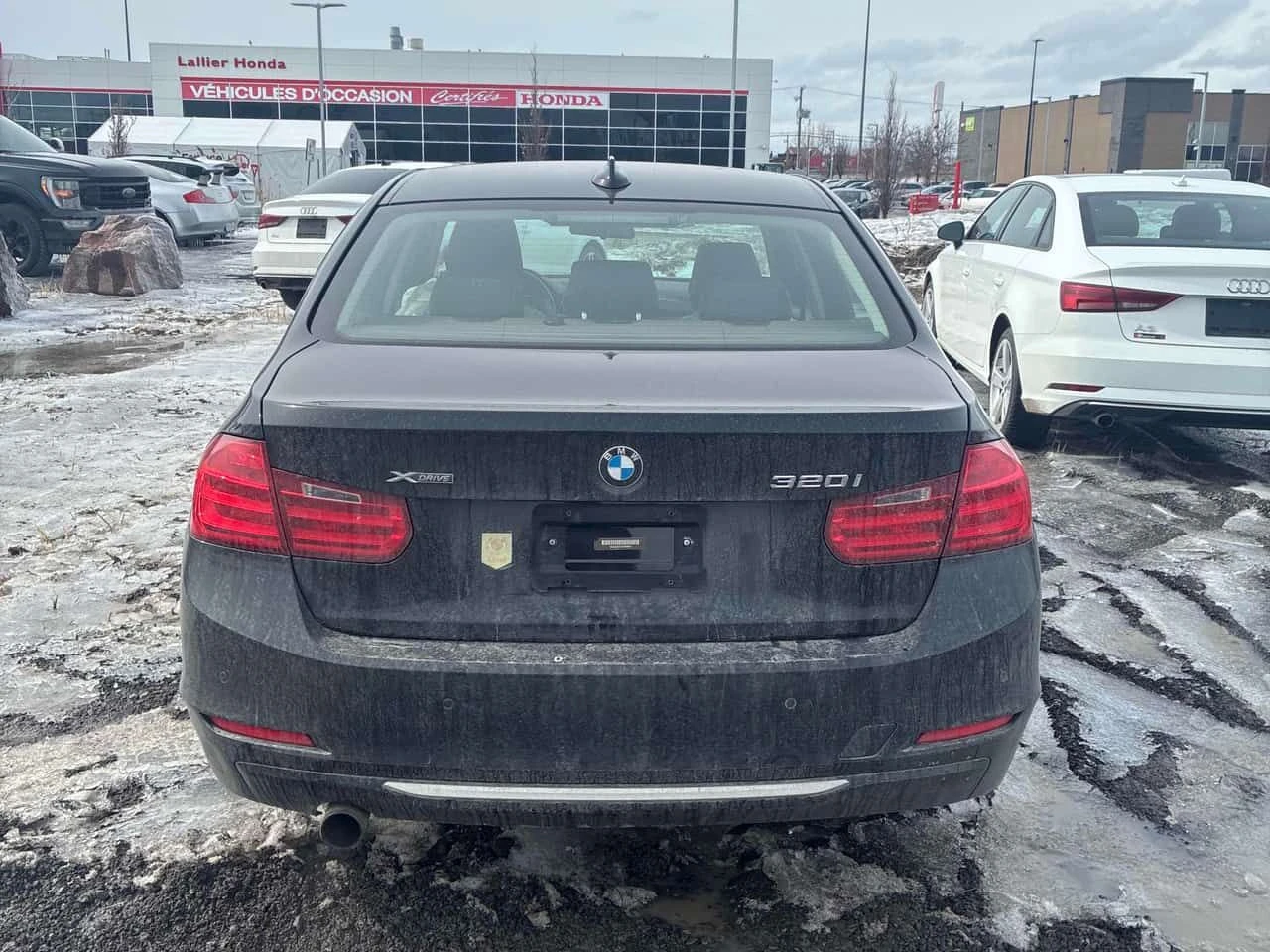 BMW 320 * 320i xDrive * CARFAX * ЦЕНА ДО БГ, снимка 4 - Автомобили и джипове - 53846855