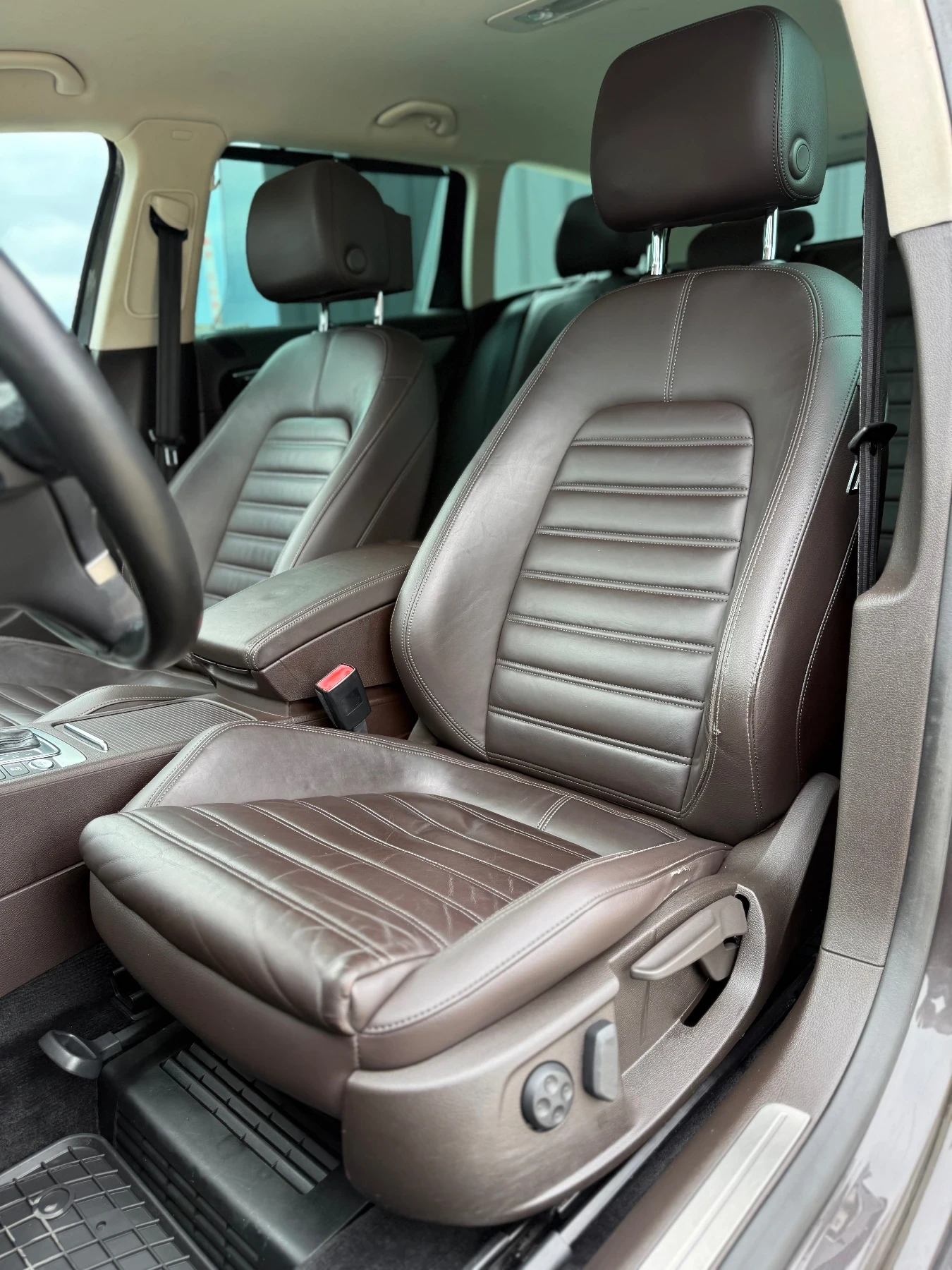 VW Passat HIGHLINE DSG DYNAUDIO �������� ������ �� �����  | Mobile.bg � ����������� 12