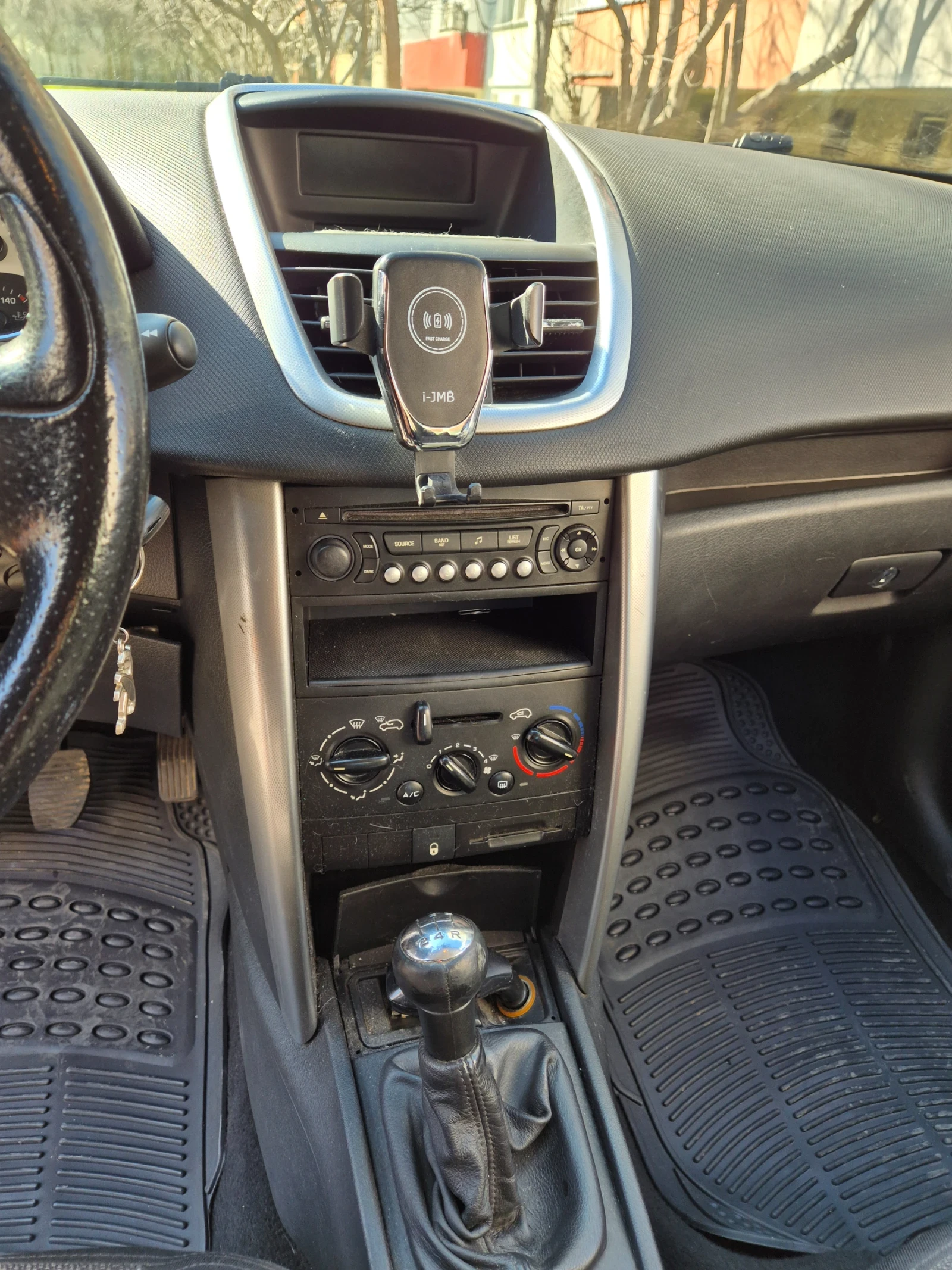 Peugeot 207, снимка 7 - Автомобили и джипове - 53924706