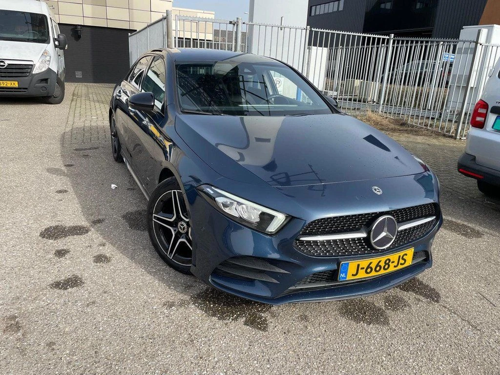 Mercedes-Benz A 180