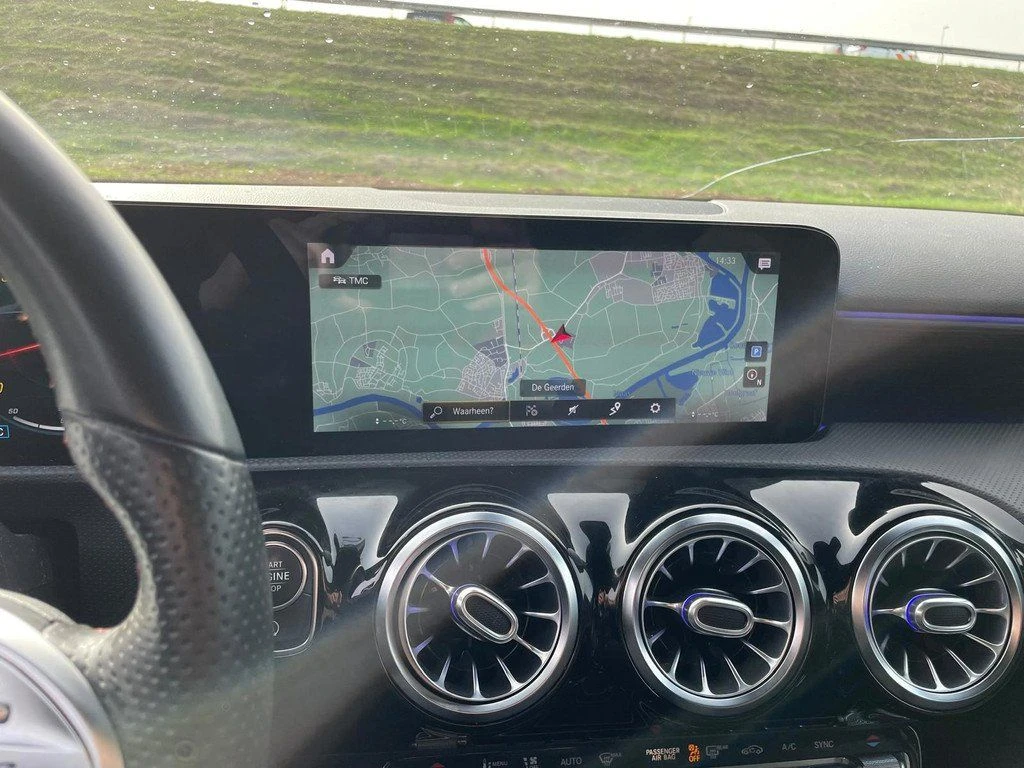 Mercedes-Benz A 180, снимка 13 - Автомобили и джипове - 53970829