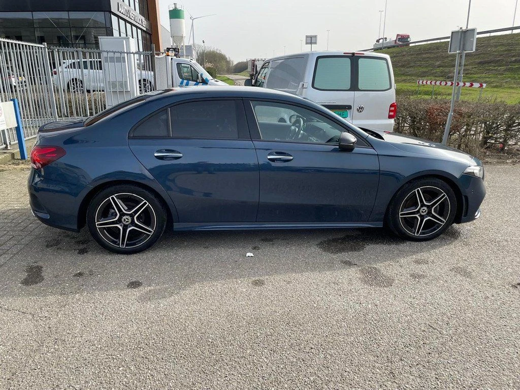 Mercedes-Benz A 180, снимка 6 - Автомобили и джипове - 53970829