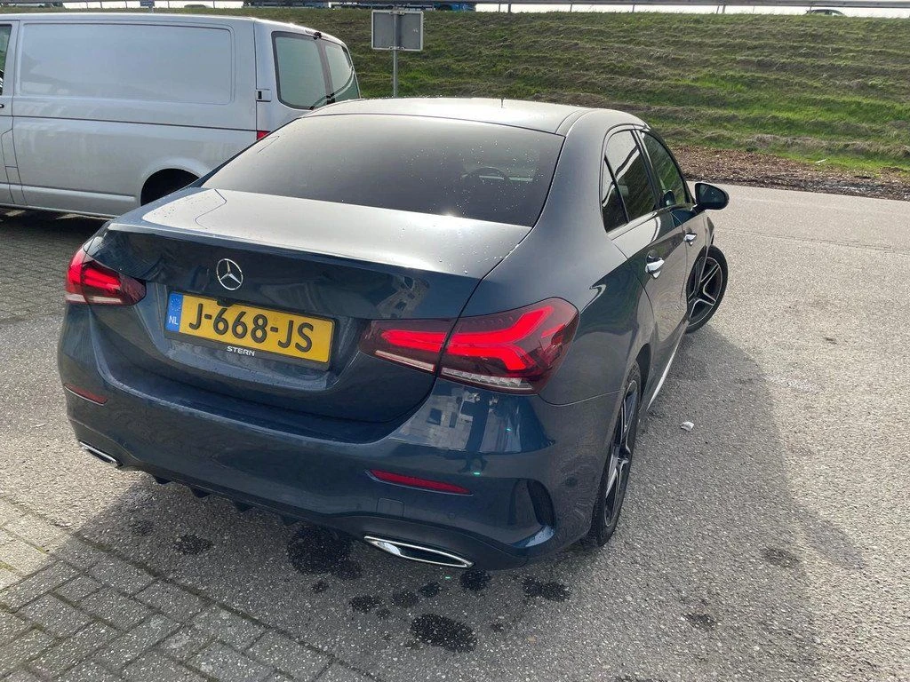 Mercedes-Benz A 180, снимка 3 - Автомобили и джипове - 53970829