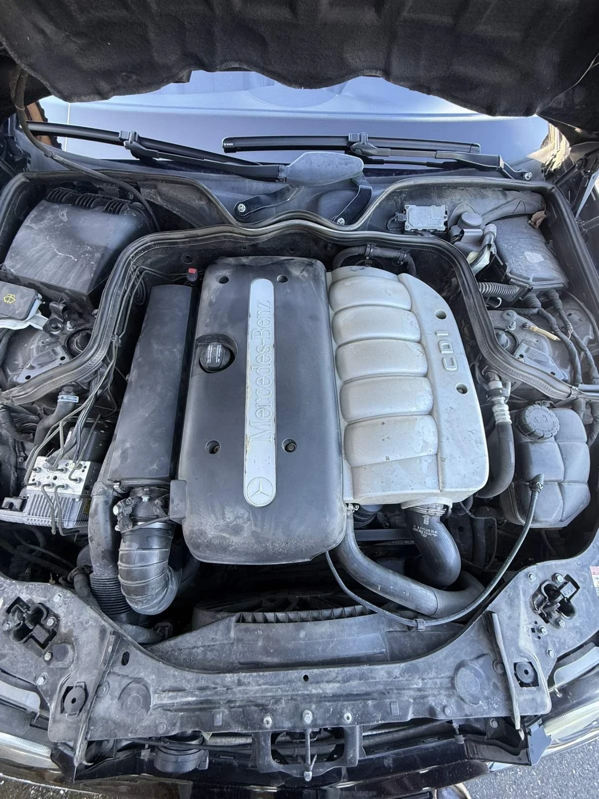 Mercedes-Benz E 270 CDI Avantgarde, снимка 8 - Автомобили и джипове - 54047742