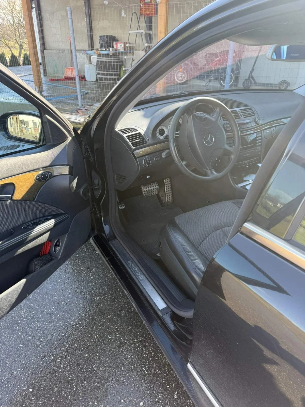 Mercedes-Benz E 270 CDI Avantgarde, снимка 6 - Автомобили и джипове - 54047742