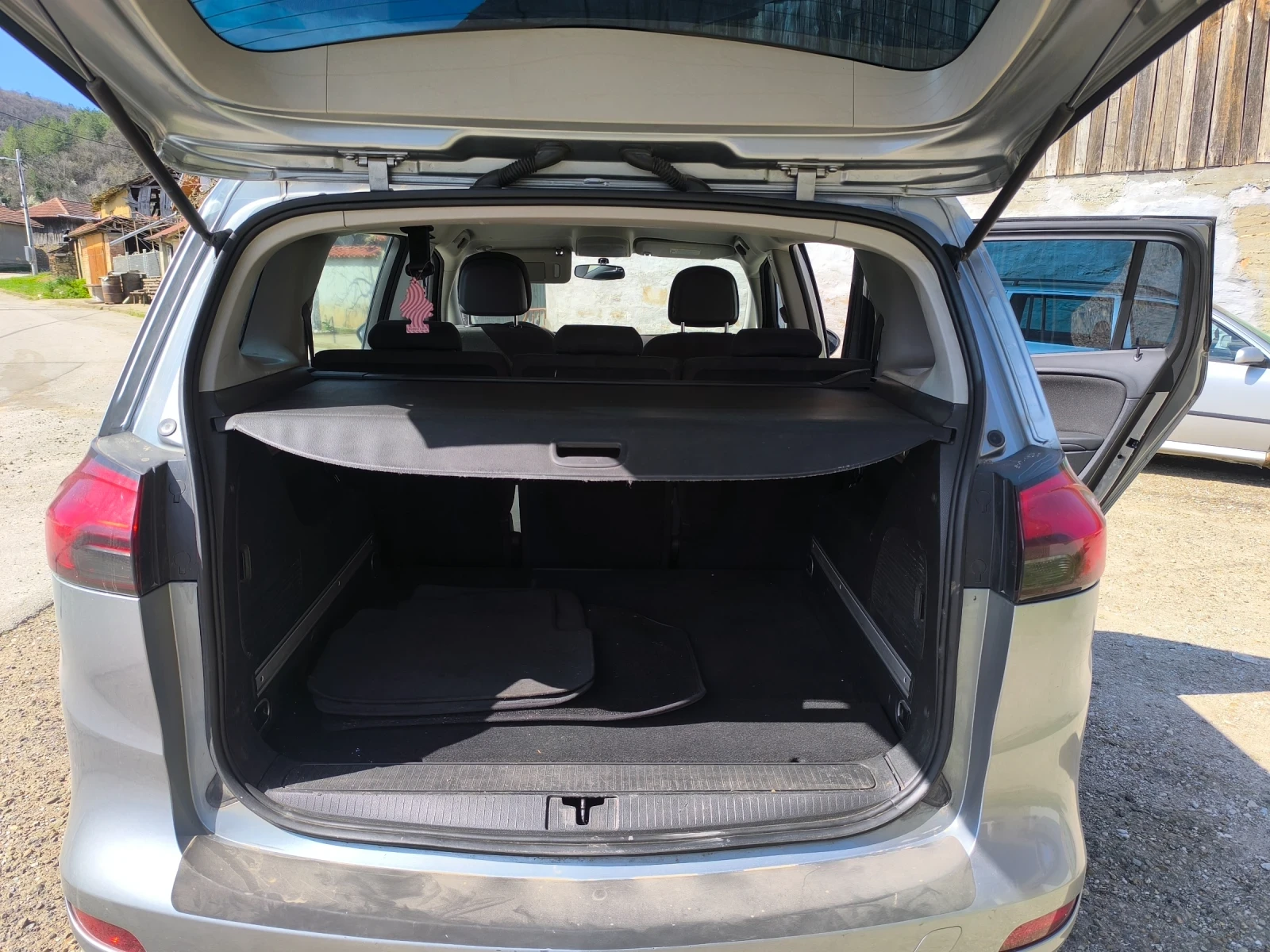 Opel Zafira 1.4 turbo, снимка 7 - Автомобили и джипове - 54272274