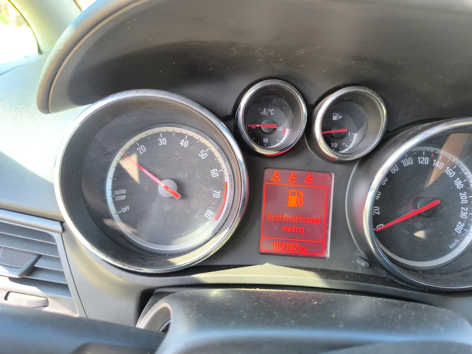 Opel Zafira 1.4 turbo, снимка 10 - Автомобили и джипове - 54272274