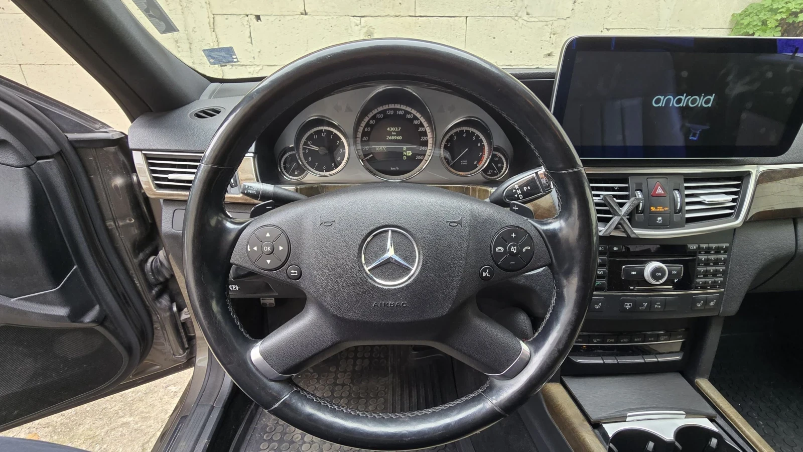 Mercedes-Benz E 500, снимка 10 - Автомобили и джипове - 54695282