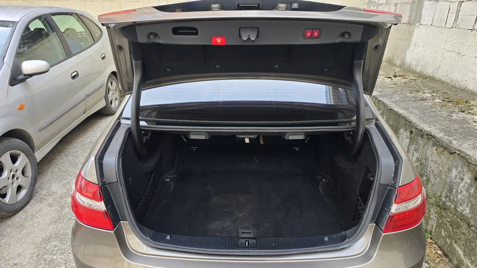 Mercedes-Benz E 500, снимка 15 - Автомобили и джипове - 54695282