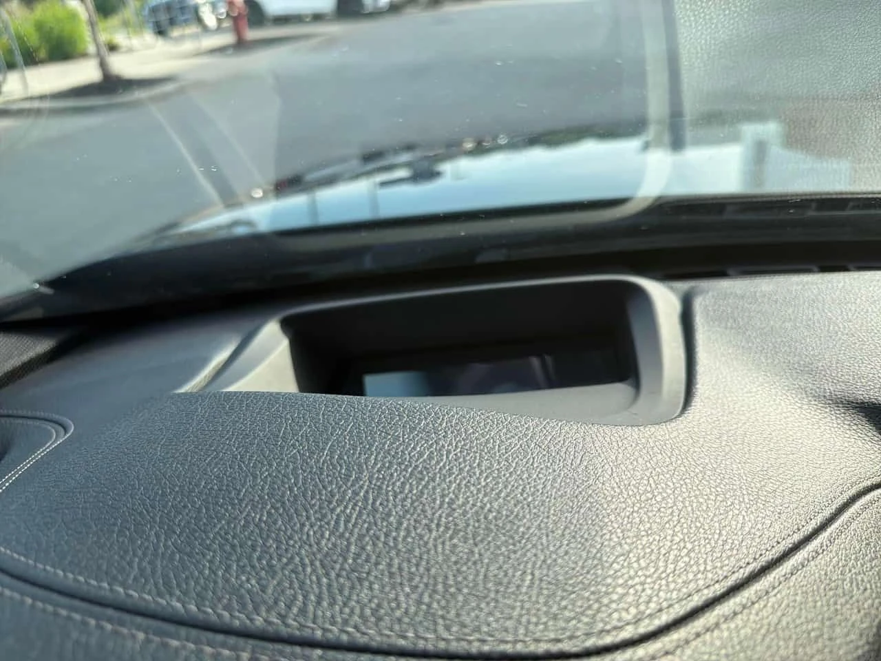 BMW 330 xDrive/ПОДГРЕВИ/ШИБИДАХ/HEAD-UP DISPLAY, снимка 12 - Автомобили и джипове - 55096327