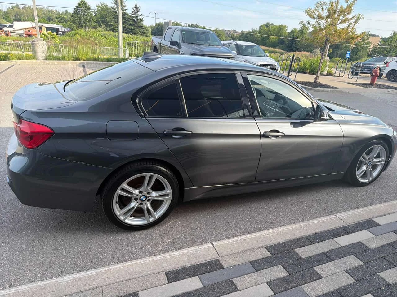 BMW 330 xDrive/ПОДГРЕВИ/ШИБИДАХ/HEAD-UP DISPLAY, снимка 4 - Автомобили и джипове - 55096327
