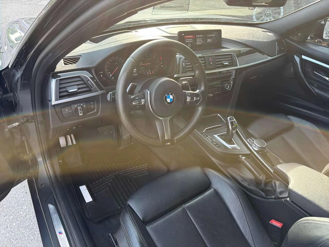BMW 330 xDrive/ПОДГРЕВИ/ШИБИДАХ/HEAD-UP DISPLAY, снимка 7 - Автомобили и джипове - 55096327