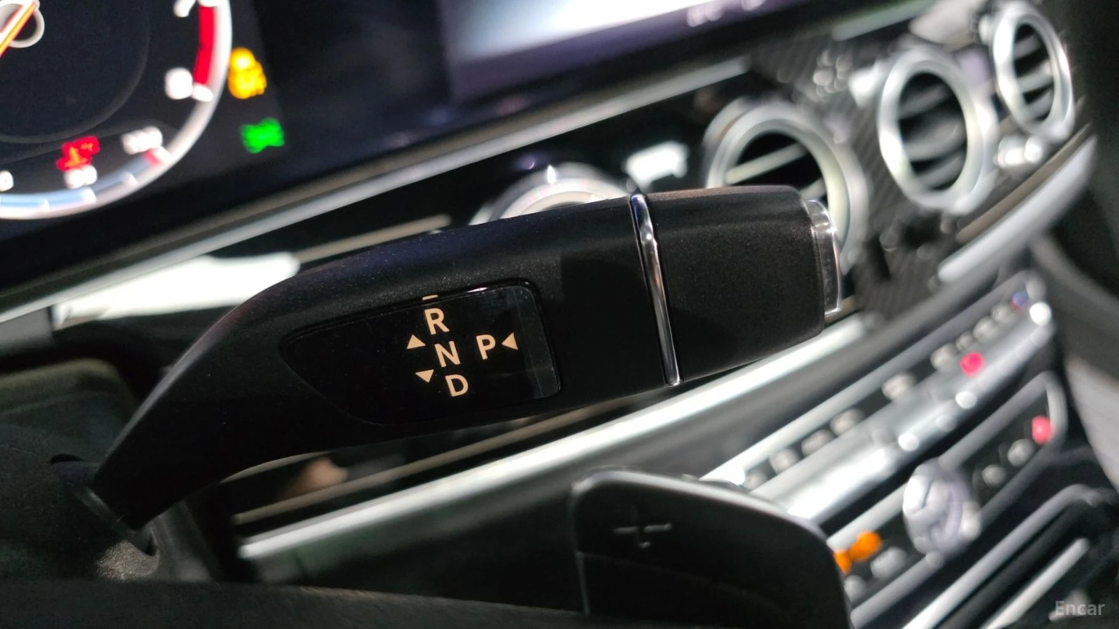 Mercedes-Benz E 400 4MATIC EXCLUSIVE* HUD* КОЖА* ОБДУХВ* НАВИ* ПАНО, снимка 7 - Автомобили и джипове - 55441679
