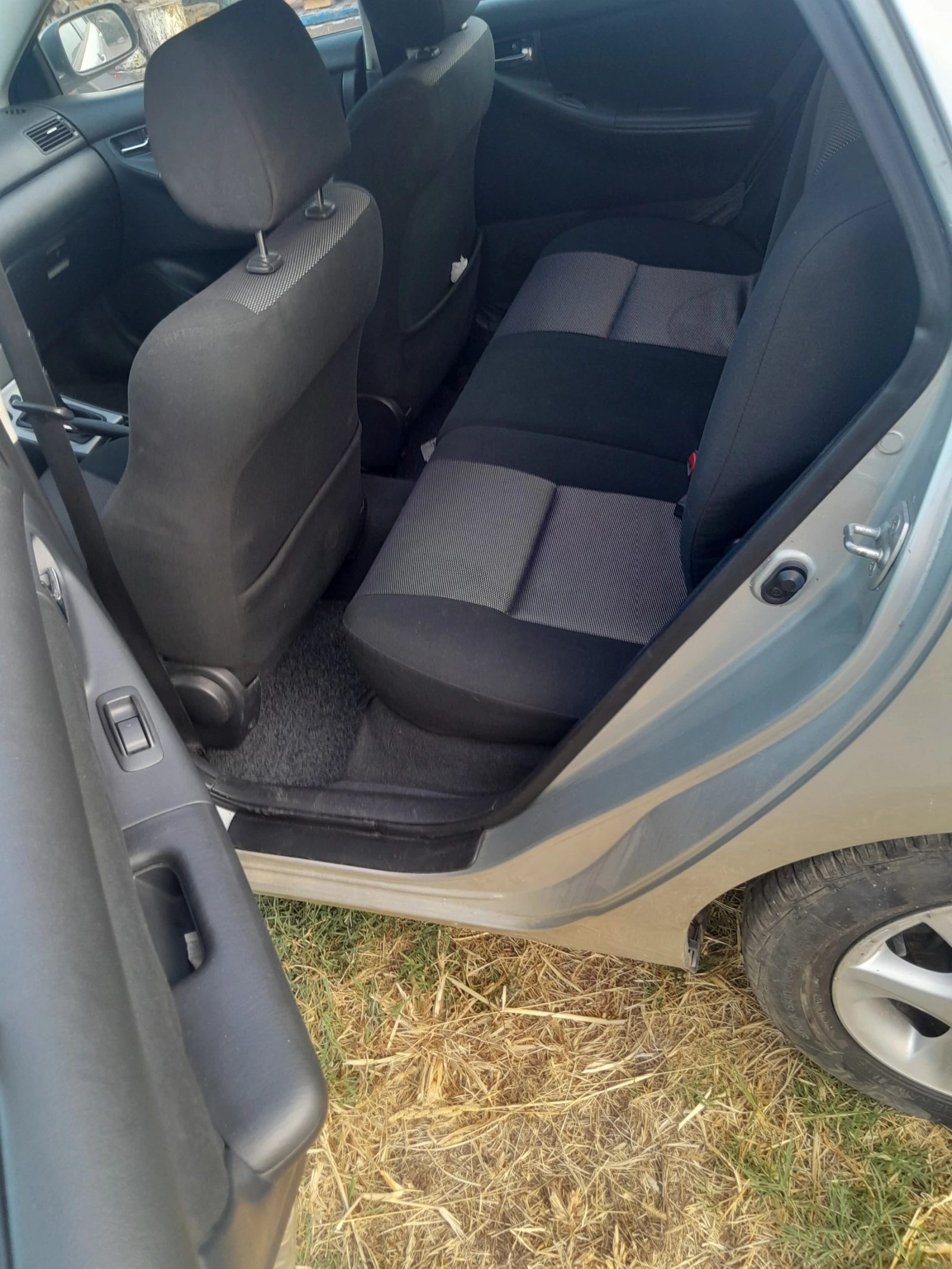 Toyota Corolla 2.0 D4D, снимка 10 - Автомобили и джипове - 55867985