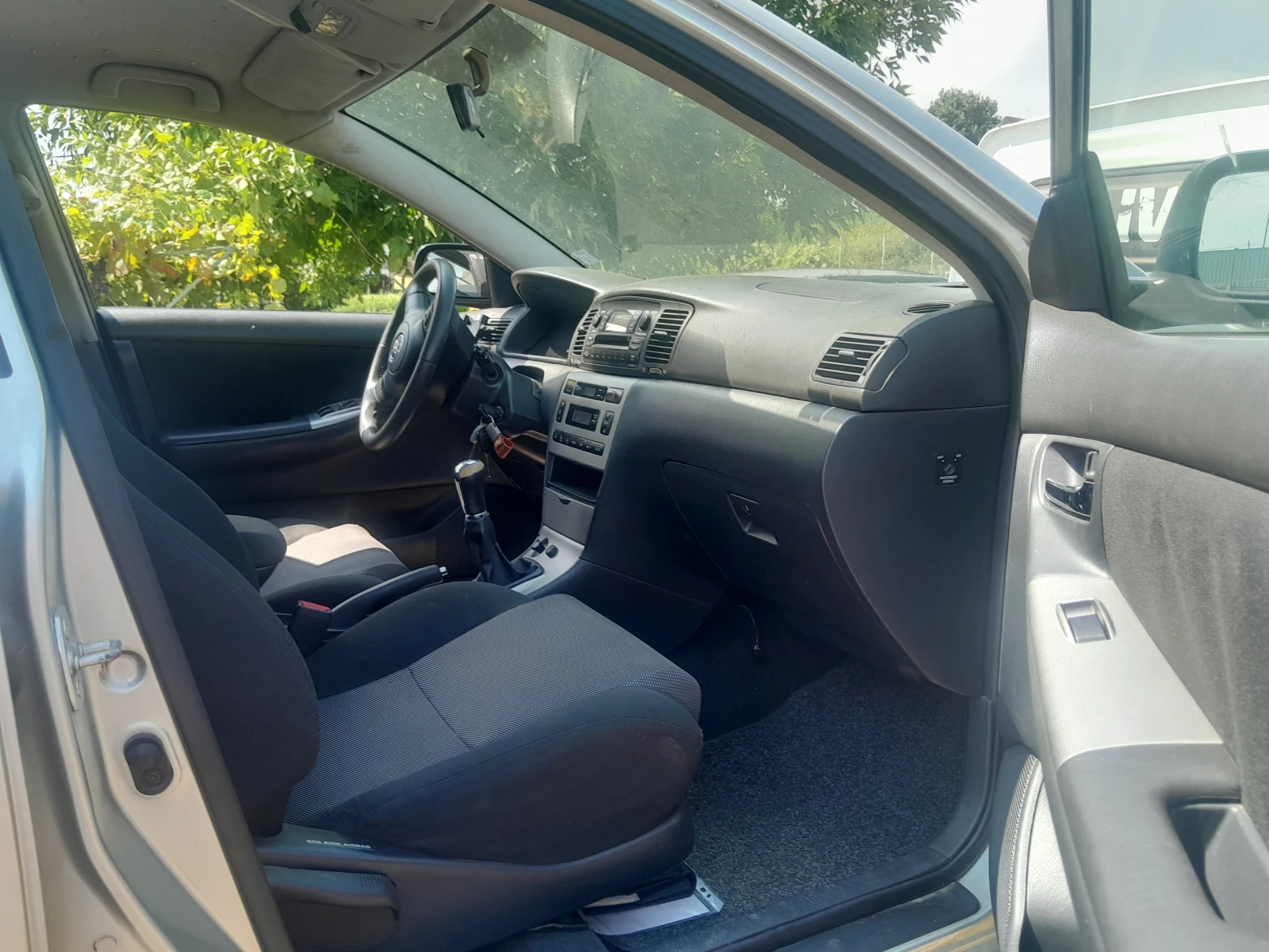 Toyota Corolla 2.0 D4D, снимка 16 - Автомобили и джипове - 55867985