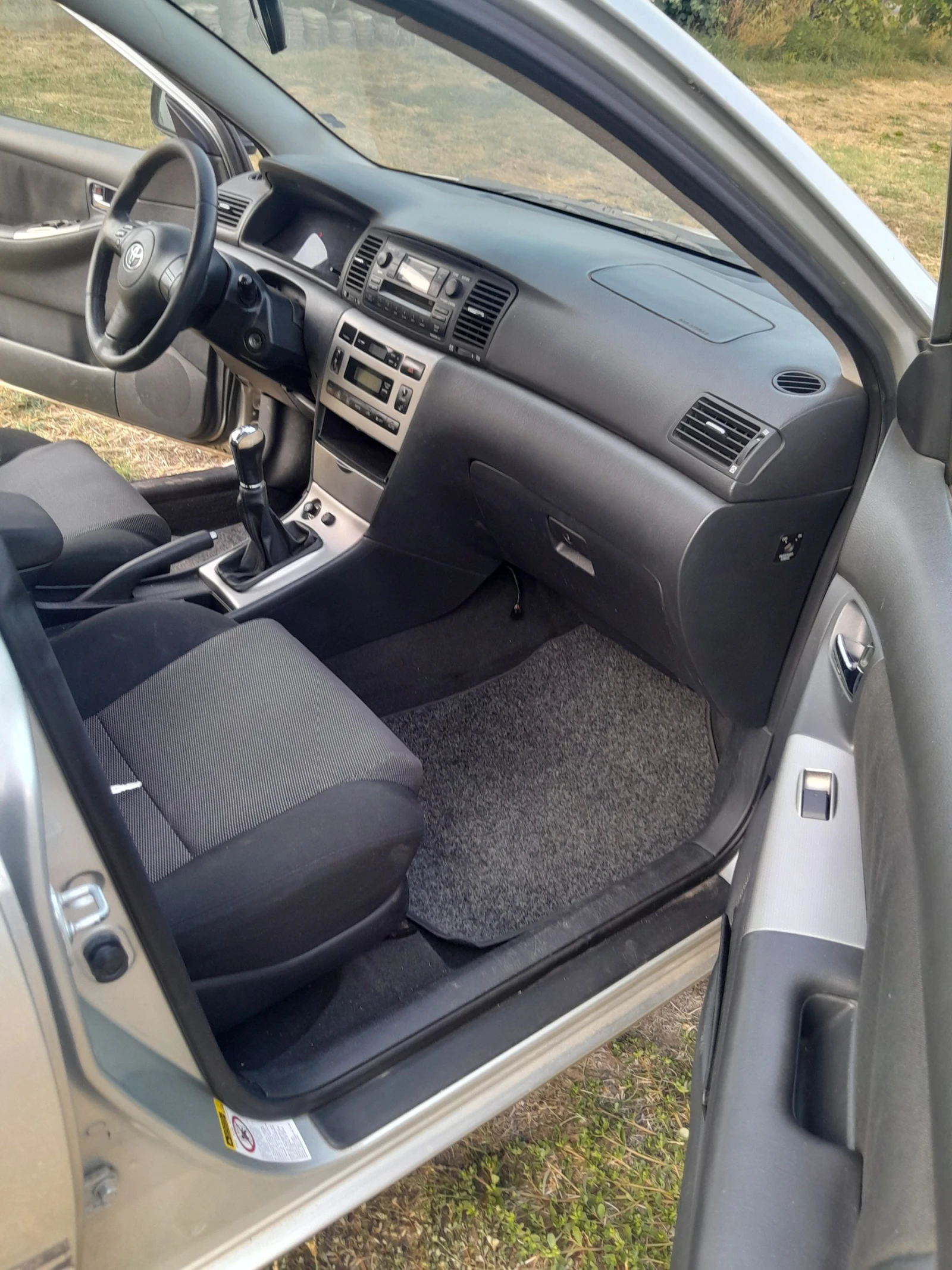 Toyota Corolla 2.0 D4D, снимка 11 - Автомобили и джипове - 55867985