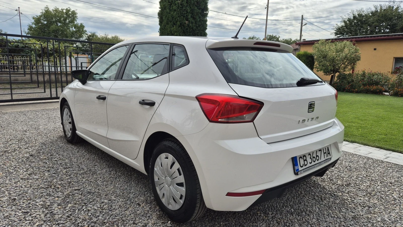 Seat Ibiza 113000km., снимка 4 - Автомобили и джипове - 56213847