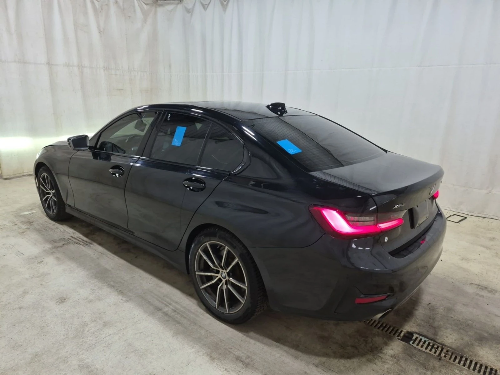 BMW 330 Sport-Line * Remote Start * АвтоКредит (ЦЕНА ДО БГ, снимка 4 - Автомобили и джипове - 56302397