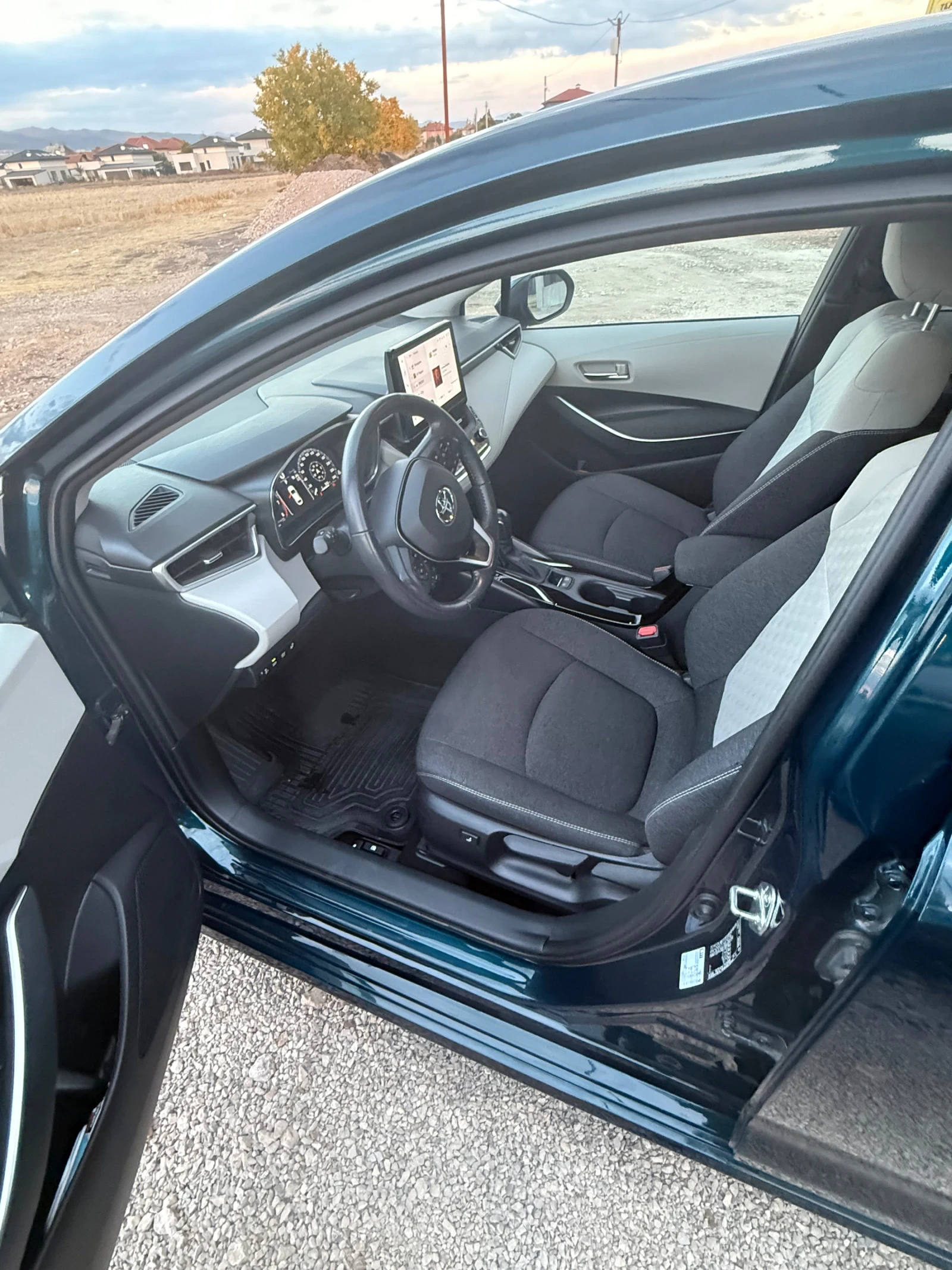 Toyota Corolla EXCECUTIVE PLUS, снимка 3 - Автомобили и джипове - 56447007