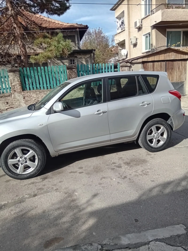 Toyota Rav4, снимка 5 - Автомобили и джипове - 47766475