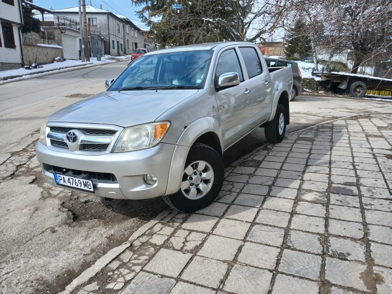 Toyota Hilux Перфектно състояние обслужен, снимка 1 - Автомобили и джипове - 49065868