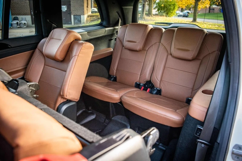 Mercedes-Benz GLS * 550 * CARFAX * БЕЗ ПЪРВОНАЧАЛНА ВНОСКА, снимка 11 - Автомобили и джипове - 53080311