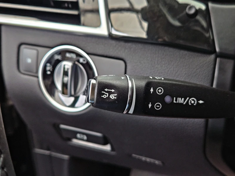 Mercedes-Benz GLE 350 AMG/GERMANY/DISTR/CAMERA/CAR PLAY/ПОДГРЕВ/AMBI/LIZ, снимка 11 - Автомобили и джипове - 53392845