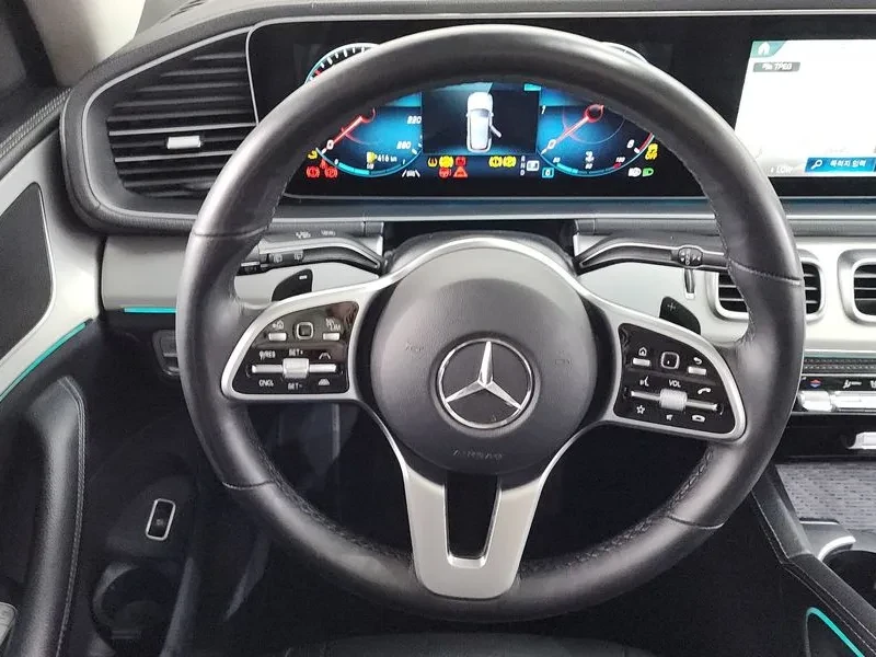 Mercedes-Benz GLE 300 D 4Matic, снимка 13 - Автомобили и джипове - 55311491