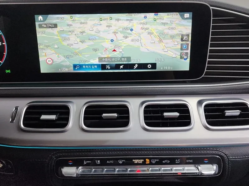 Mercedes-Benz GLE 300 D 4Matic, снимка 12 - Автомобили и джипове - 55311491