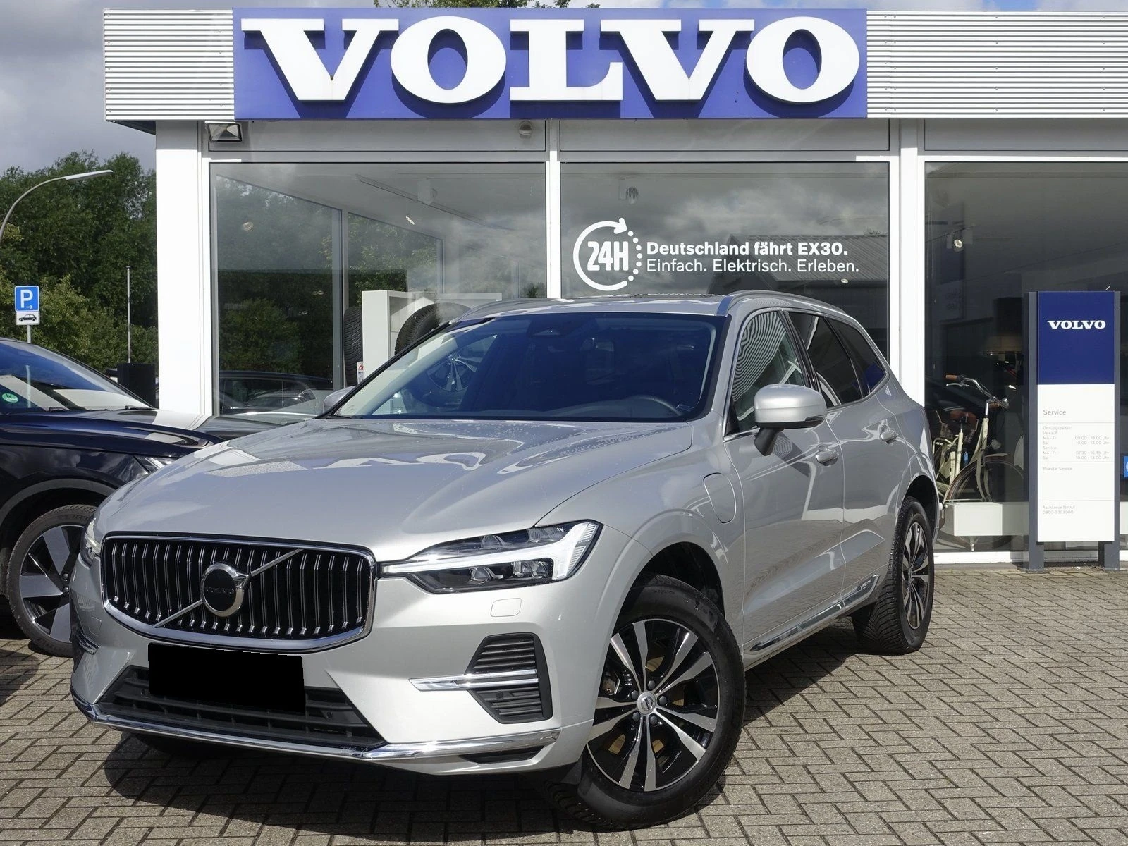 Volvo XC60 Plug In Hybrid* T6* PANO* NAVI* CAM* LED*  - изображение 3