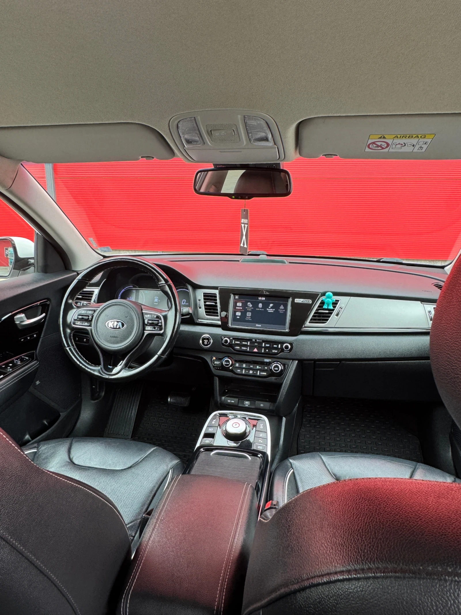 Kia Niro 64kwh SOH 100%, снимка 10 - Автомобили и джипове - 54487208
